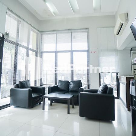 Hotel Toba Mansion Syariah Near Benhil Redpartner Jakarta Exterior foto