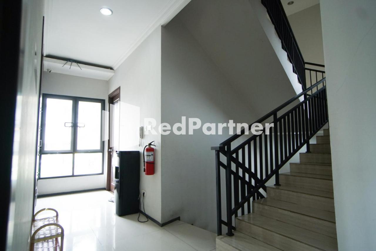 Hotel Toba Mansion Syariah Near Benhil Redpartner Jakarta Exterior foto