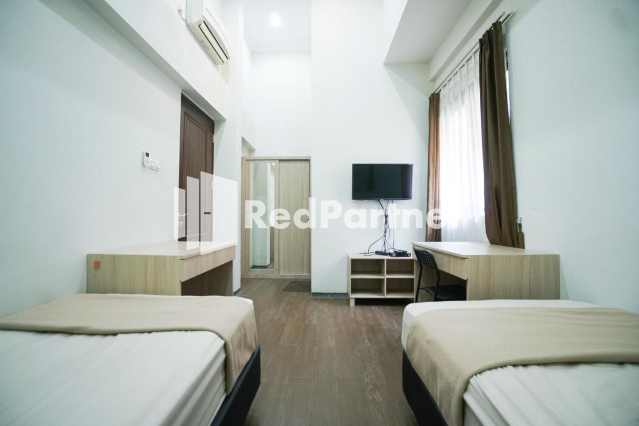 Hotel Toba Mansion Syariah Near Benhil Redpartner Jakarta Exterior foto