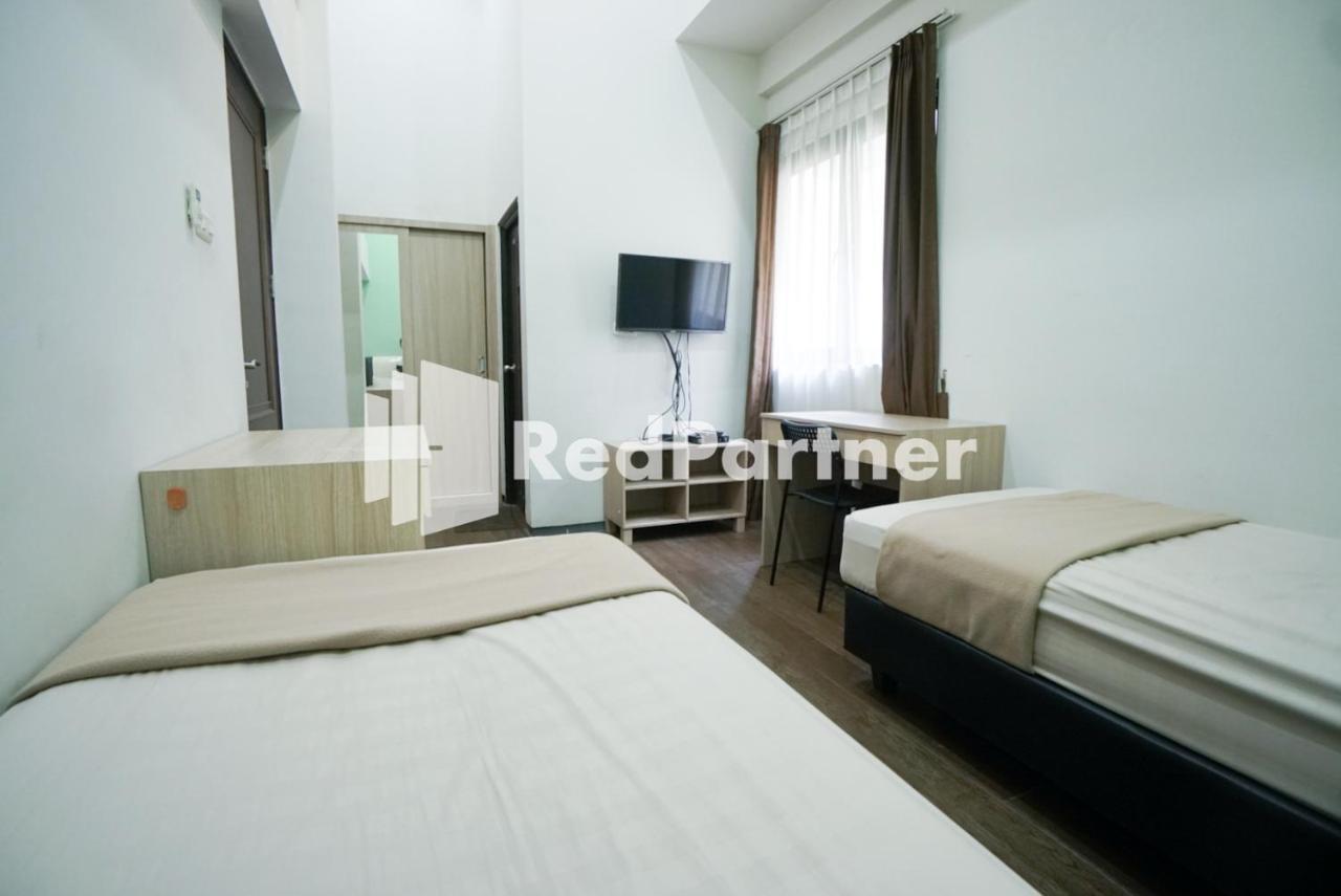 Hotel Toba Mansion Syariah Near Benhil Redpartner Jakarta Exterior foto