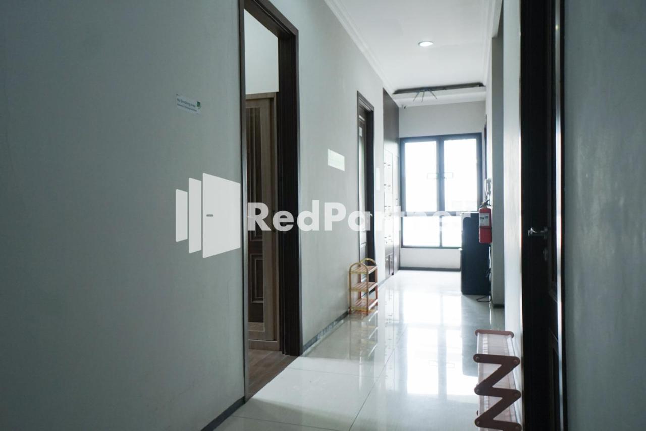 Hotel Toba Mansion Syariah Near Benhil Redpartner Jakarta Exterior foto