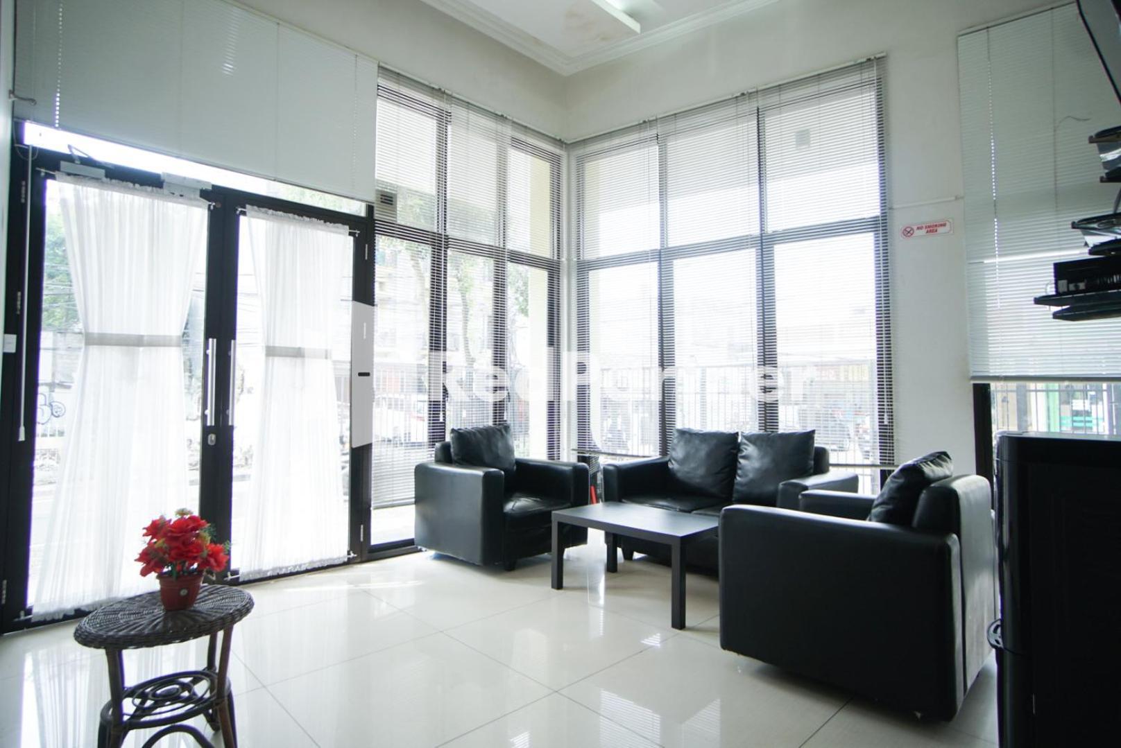 Hotel Toba Mansion Syariah Near Benhil Redpartner Jakarta Exterior foto