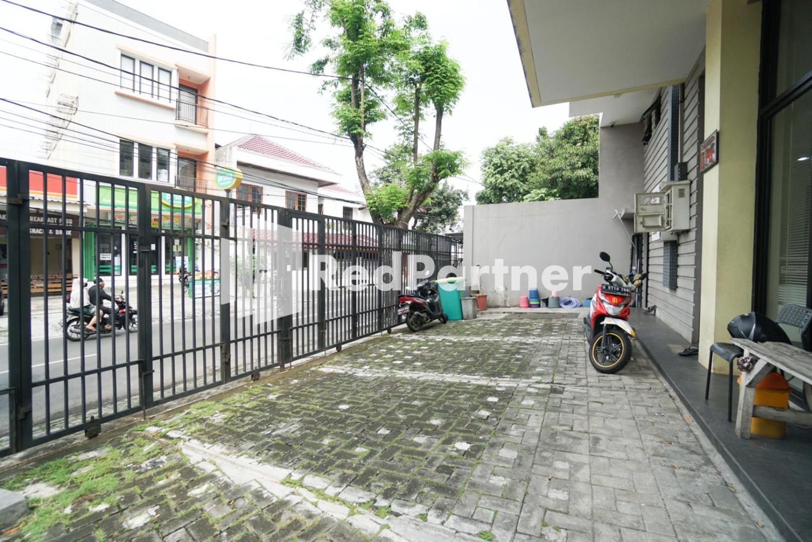 Hotel Toba Mansion Syariah Near Benhil Redpartner Jakarta Exterior foto
