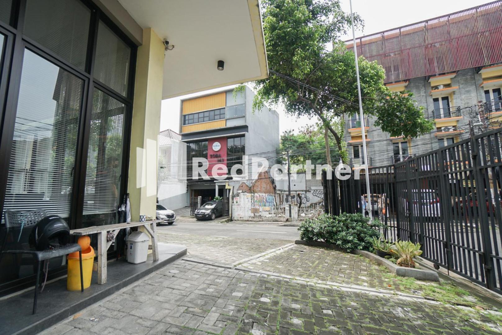 Hotel Toba Mansion Syariah Near Benhil Redpartner Jakarta Exterior foto